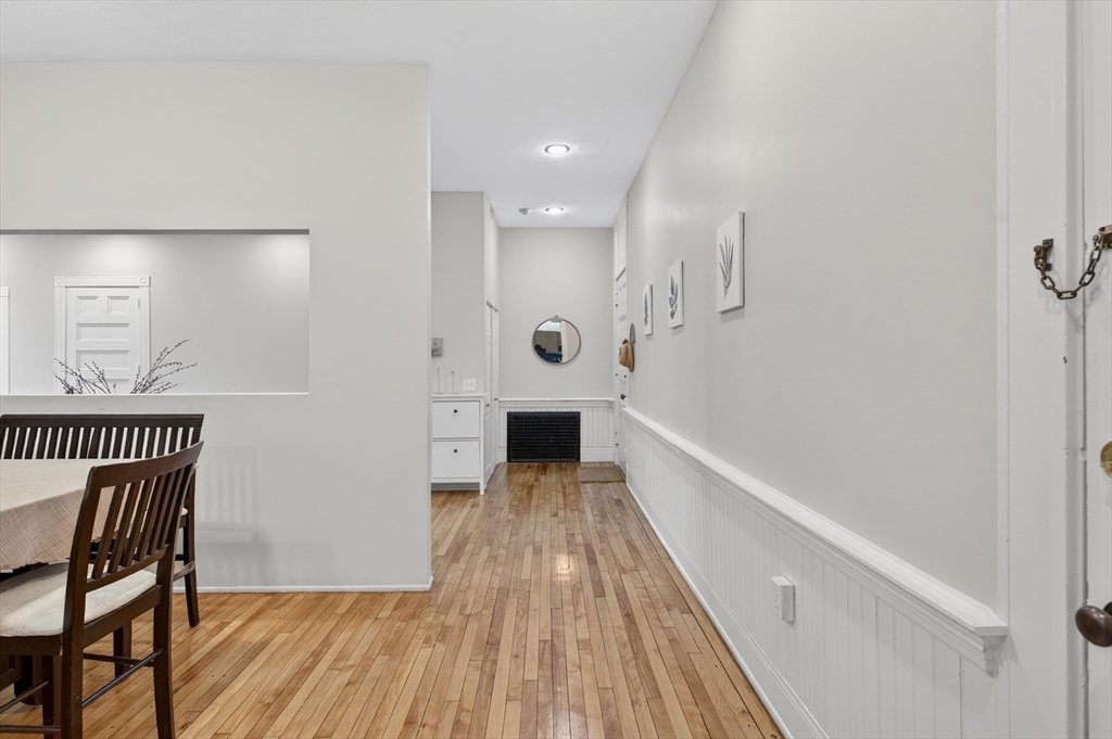 31 Elizabeth Street, Unit 202 Worcester, MA 01605 - Photo 5 of 30