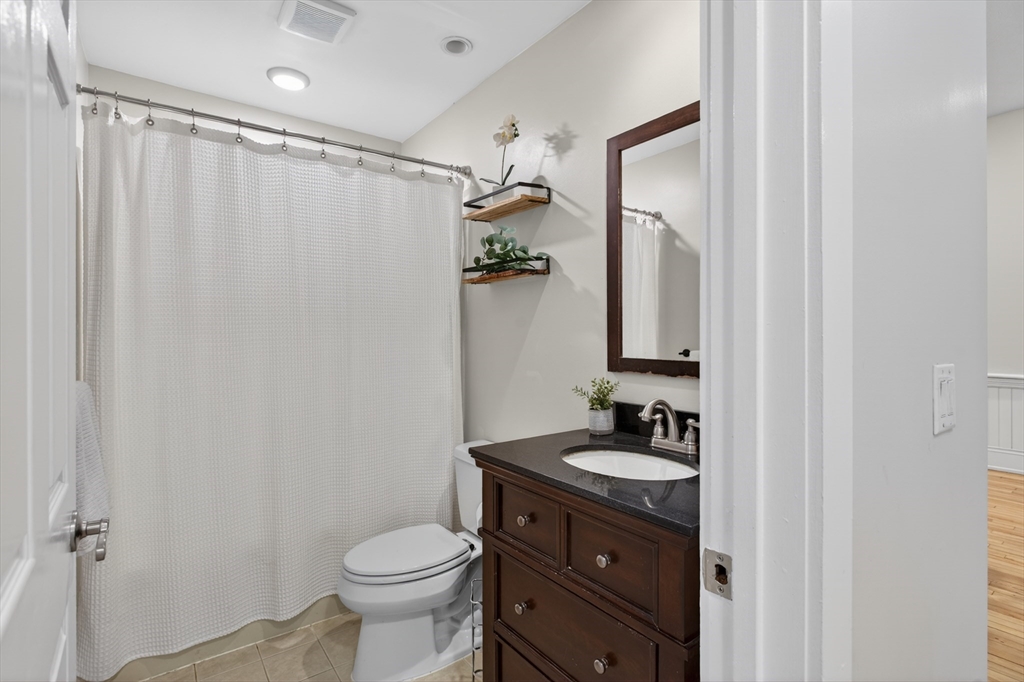 31 Elizabeth Street, Unit 202 Worcester, MA 01605 - Photo 7 of 30