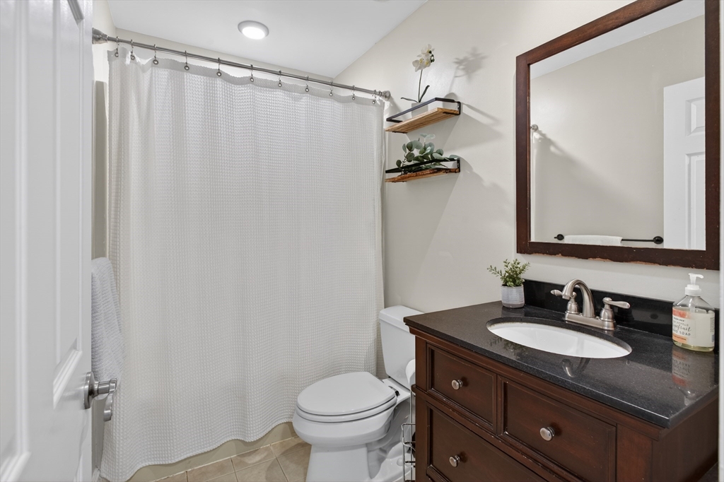 31 Elizabeth Street, Unit 202 Worcester, MA 01605 - Photo 8 of 30