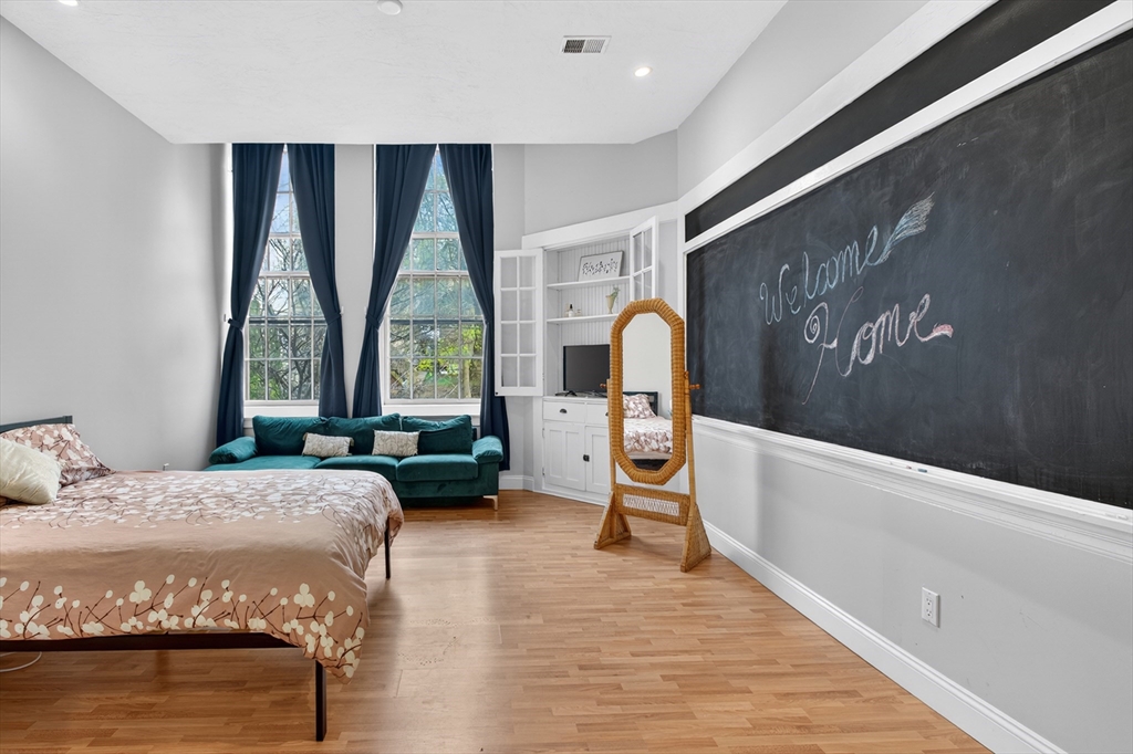 31 Elizabeth Street, Unit 202 Worcester, MA 01605 - Photo 10 of 30