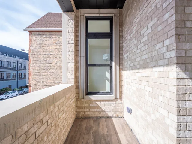 $1,345,000 | 2471 North Clybourn Avenue, Unit 1, Chicago, IL 60614