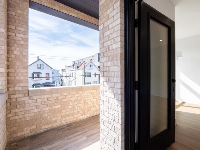 $1,345,000 | 2471 North Clybourn Avenue, Unit 1, Chicago, IL 60614