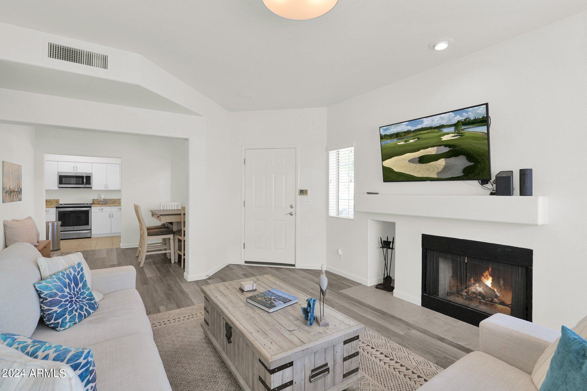 7710 East Gainey Ranch Road, Unit 251 Scottsdale, AZ 85258 - Photo 6 of 32 Great Room