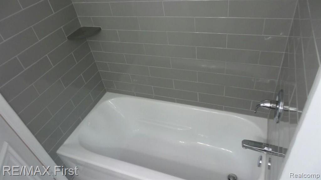 18418 Beverly Road Beverly Hills, MI 48025 - Photo 14 of 19