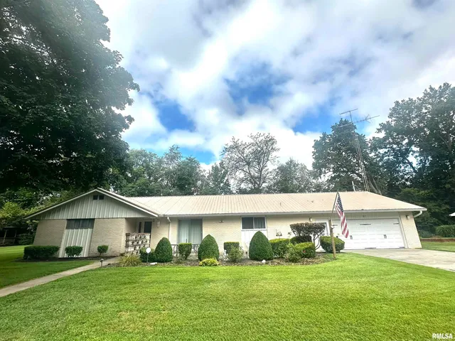 $169,900 | 57 Sherwood Drive, Centralia, IL 62801