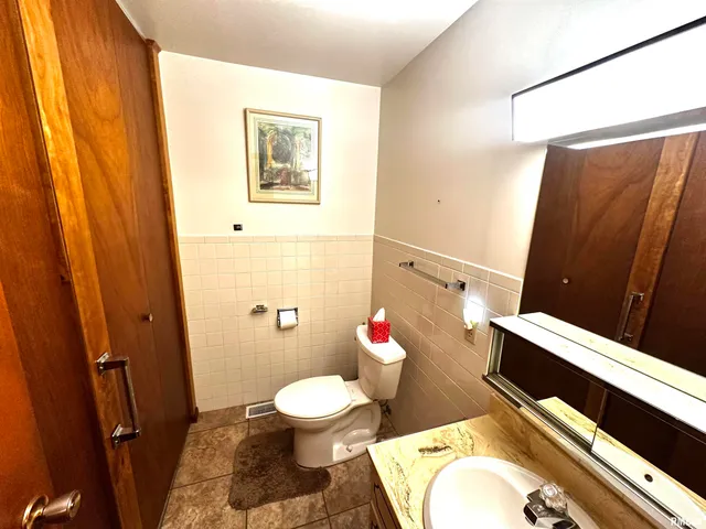 $169,900 | 57 Sherwood Drive, Centralia, IL 62801