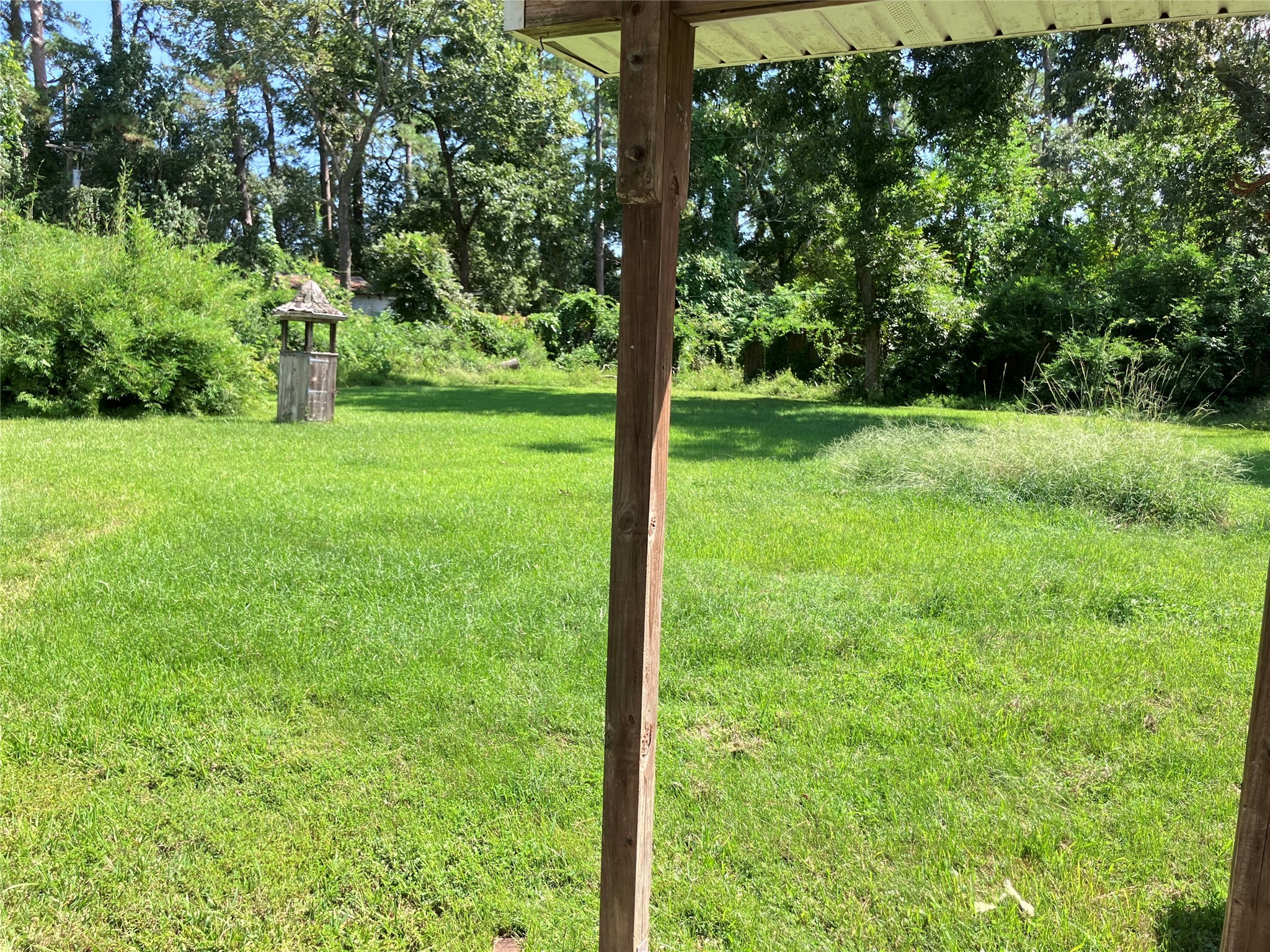 5012 Winding Way Dickinson, TX 77539 - Photo 4 of 24 a view of backyard with green space