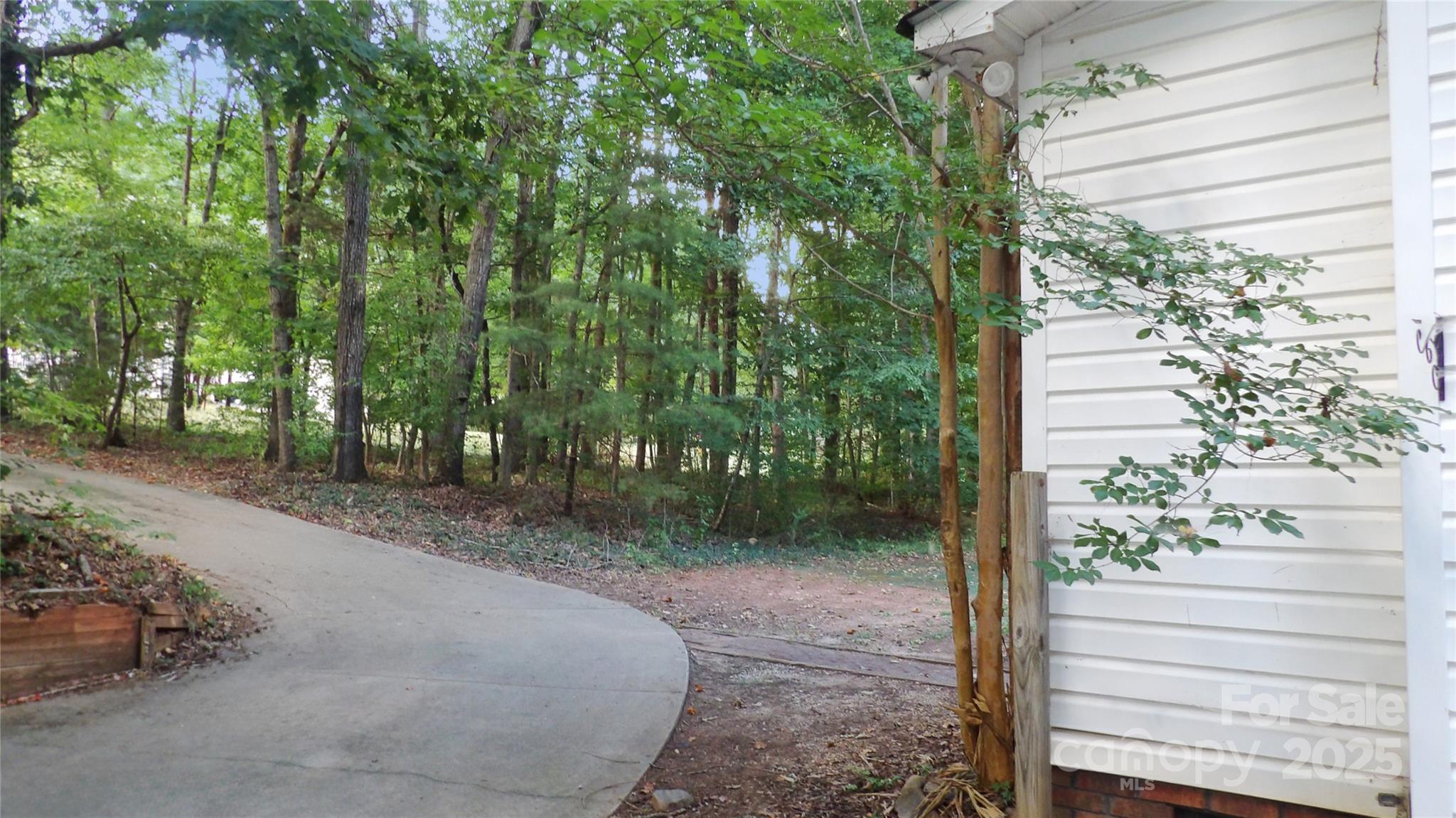 2705 Mountainview Road Clover, SC 29710 - Photo 5 of 32 Gallery Image 5