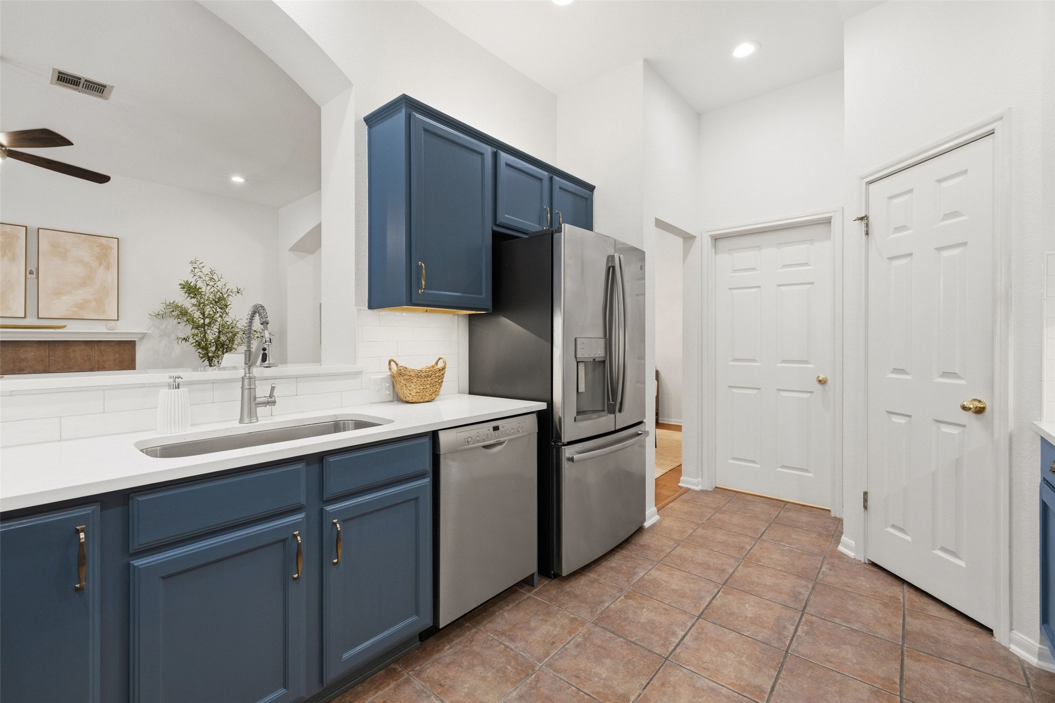 6706 Debcoe Drive Austin, TX 78749 - Photo 13 of 40