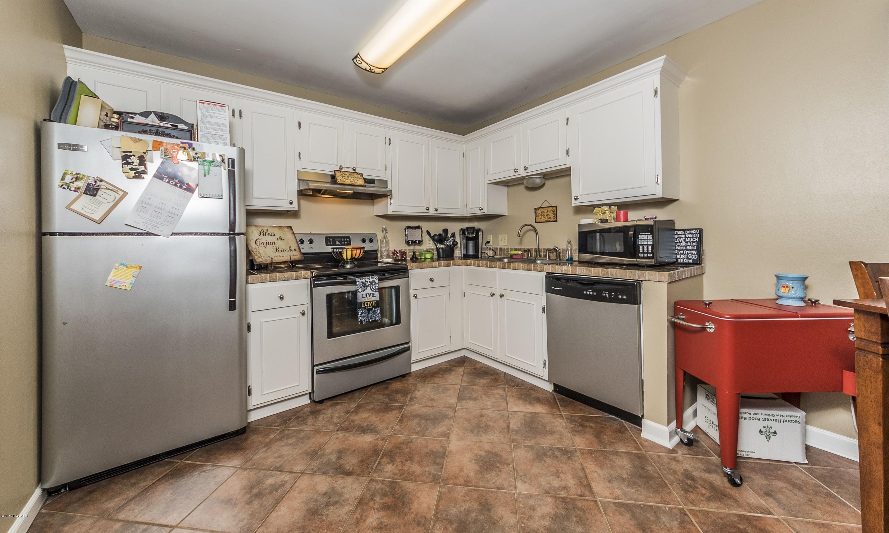 201 Cougar Ridge, Unit 4 Lafayette, LA 70508 - Photo 4 of 16 8 Kitchen 1 (2)