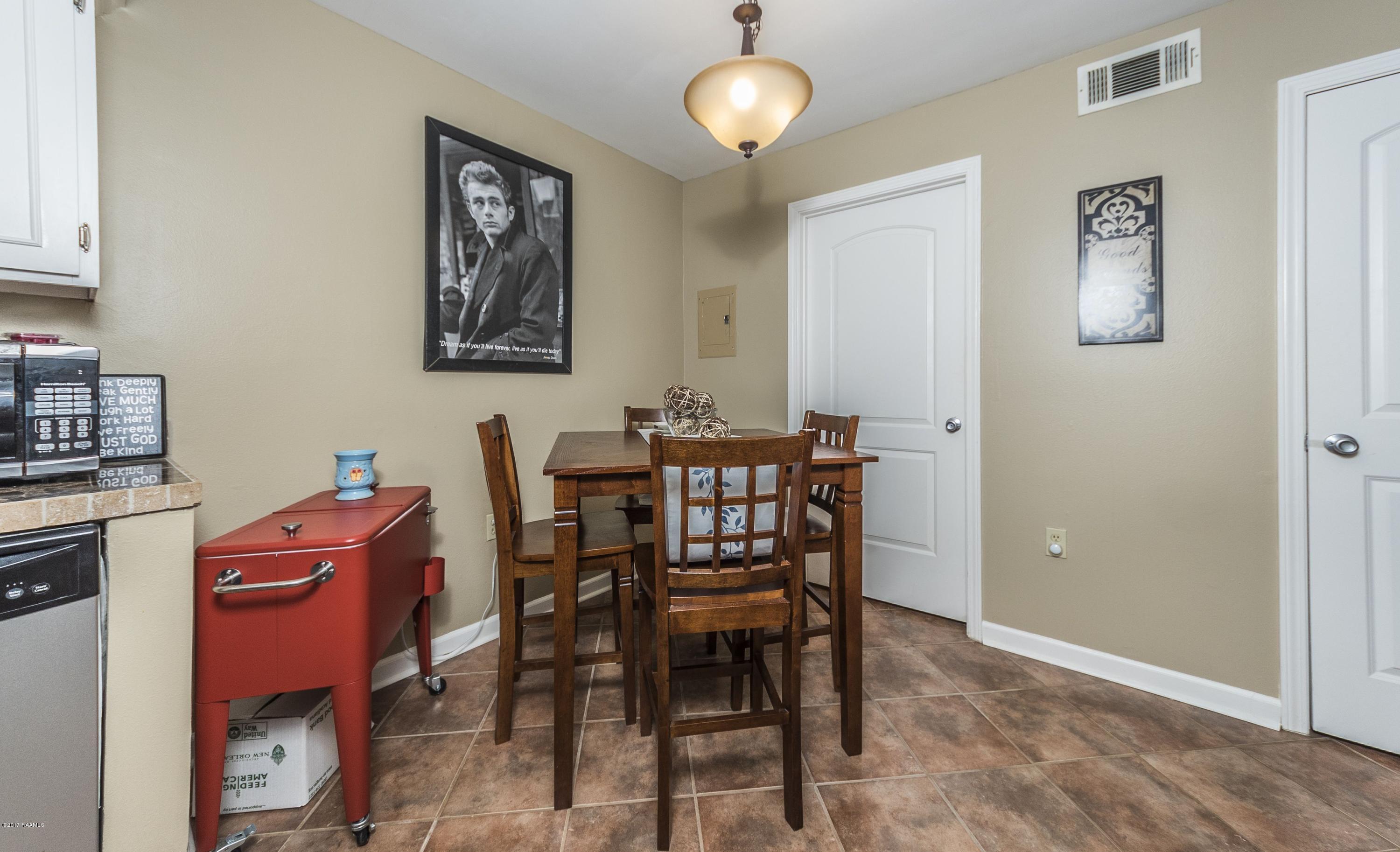 201 Cougar Ridge, Unit 4 Lafayette, LA 70508 - Photo 7 of 16 13 Dining Area 2 (2)