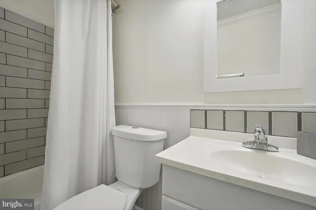 $2,000 | 18390 Silcott Springs Road, Purcellville, VA 20132