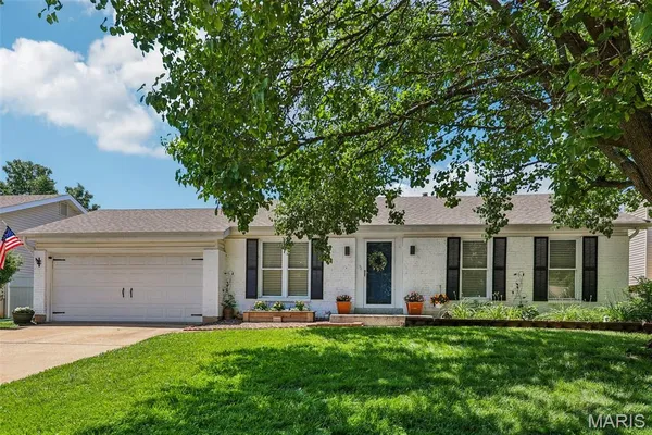 $310,000 | 547 Schrader Farm Drive, St. Peters, MO 63376