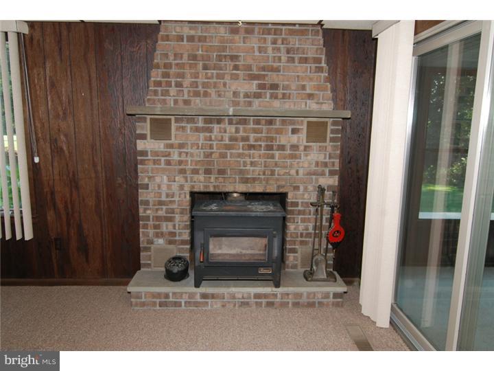 2915 Leiszs Bridge Road Reading, PA 19605 - Photo 13 of 25 Family Room