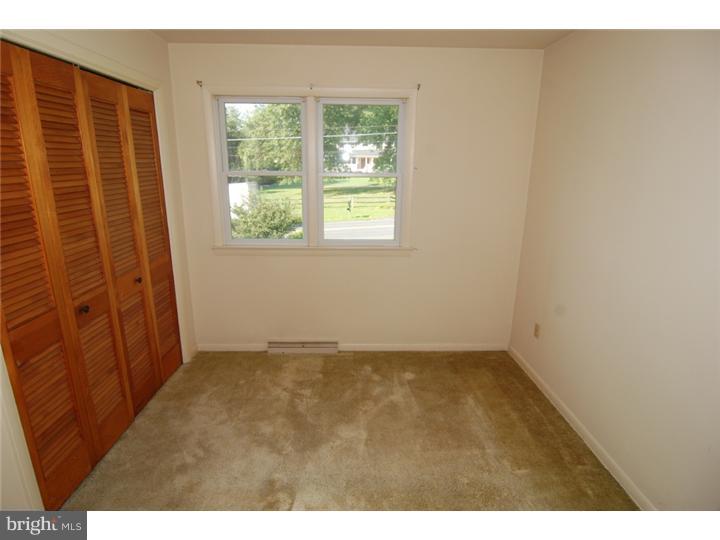 2915 Leiszs Bridge Road Reading, PA 19605 - Photo 16 of 25 Bedroom 2