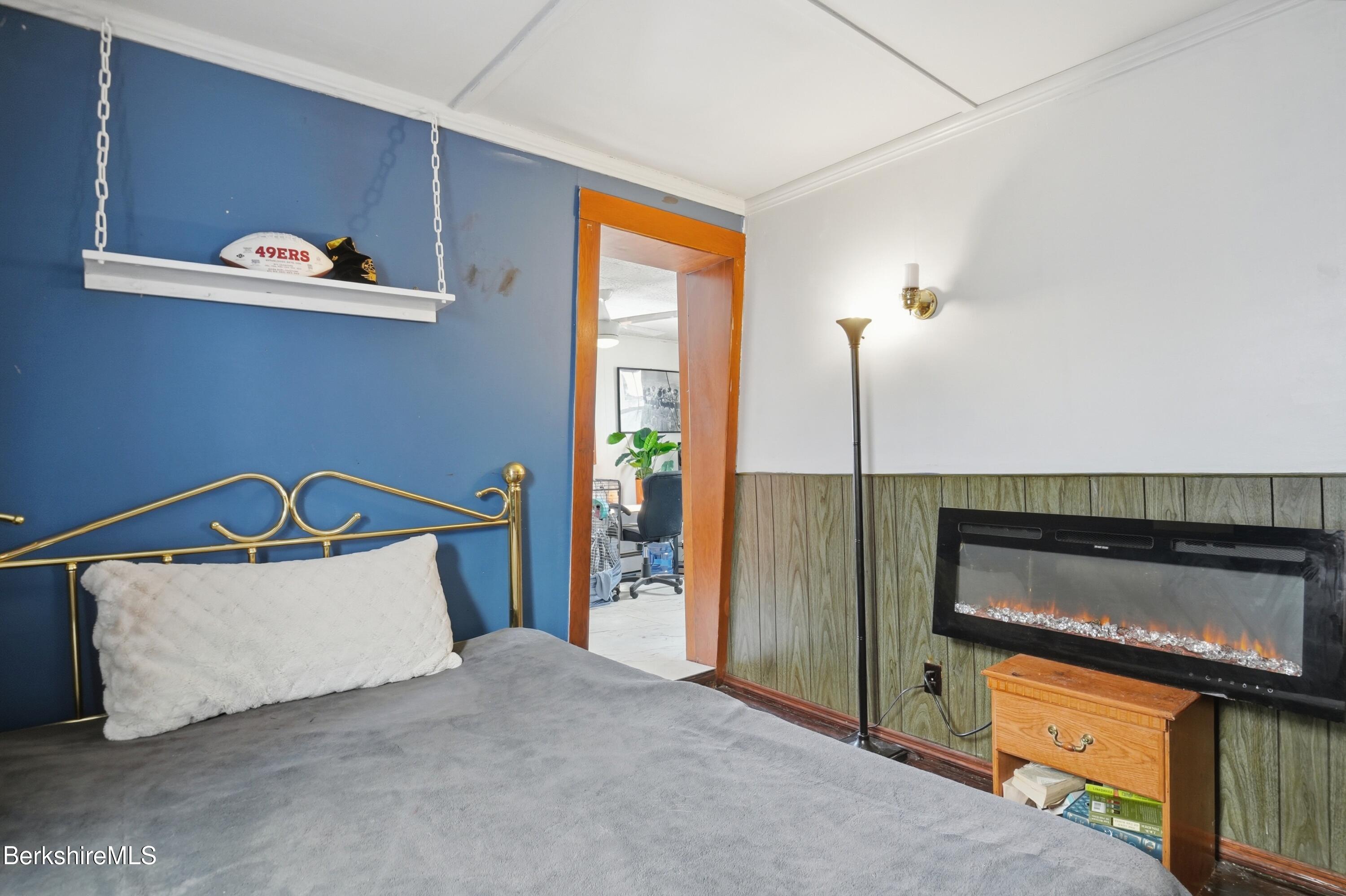 9 Lincoln Street Pittsfield, MA 01201 - Photo 33 of 44