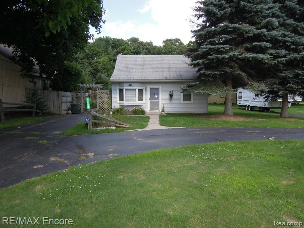 1470 Merry Road Waterford, MI 48328 - Photo 42 of 63 DSCN8991.jpg