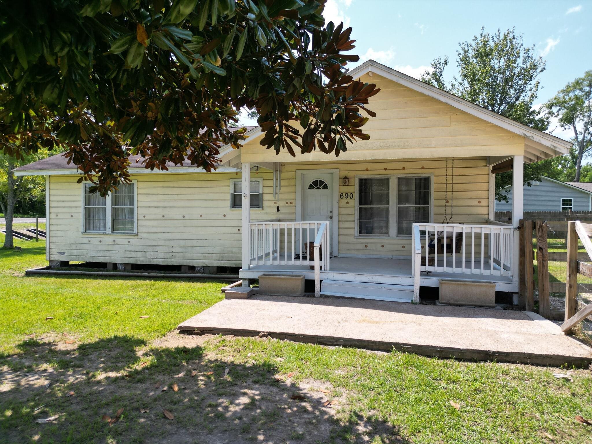 690 Lindsey Road Lumberton, TX 77657 - Photo 1 of 1 Gallery Image 1