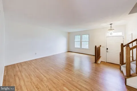 $560,000 | 14738 Grobie Pond Lane, Centreville, VA 20120