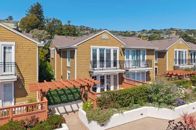 $1,695,000 | 82 Ned's Way, Tiburon, CA 94920