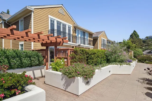 $1,695,000 | 82 Ned's Way, Tiburon, CA 94920