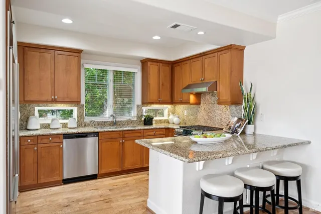 $1,695,000 | 82 Ned's Way, Tiburon, CA 94920