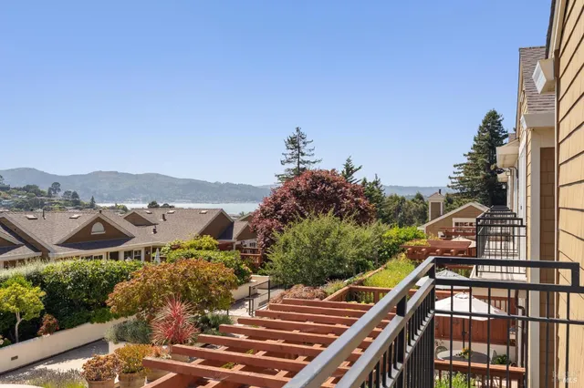 $1,695,000 | 82 Ned's Way, Tiburon, CA 94920