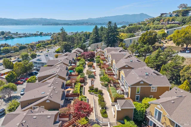 $1,695,000 | 82 Ned's Way, Tiburon, CA 94920