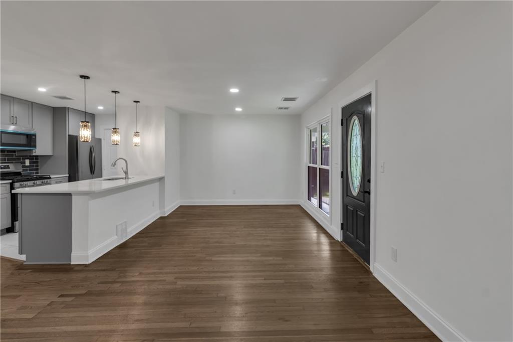 2484 Ortega Way Atlanta, GA 30341 - Photo 5 of 29