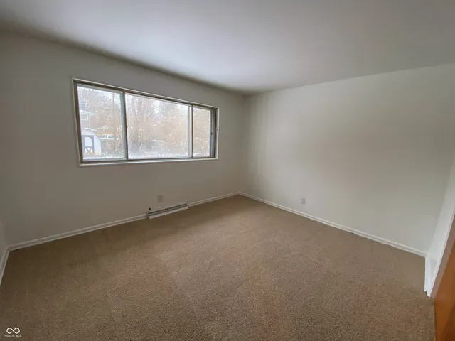 $1,995 | 2530 West 44th Street, Indianapolis, IN 46228