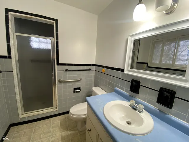 $1,995 | 2530 West 44th Street, Indianapolis, IN 46228