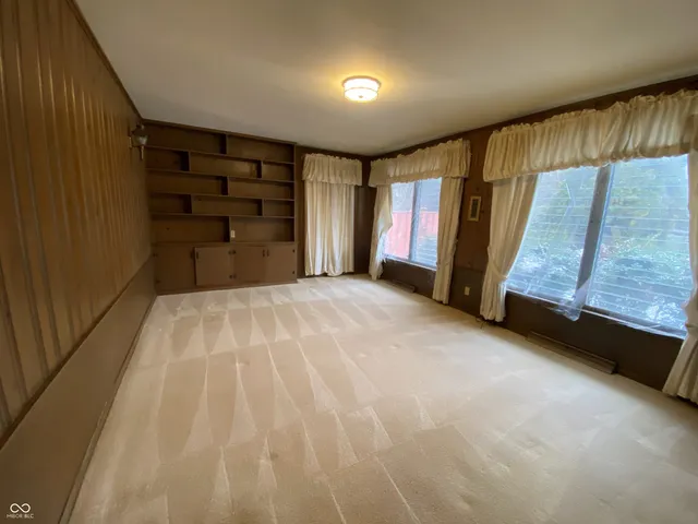 $1,995 | 2530 West 44th Street, Indianapolis, IN 46228