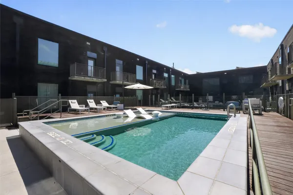 $2,100 | 1800 East 4th Street, Unit 202, Austin, TX 78702