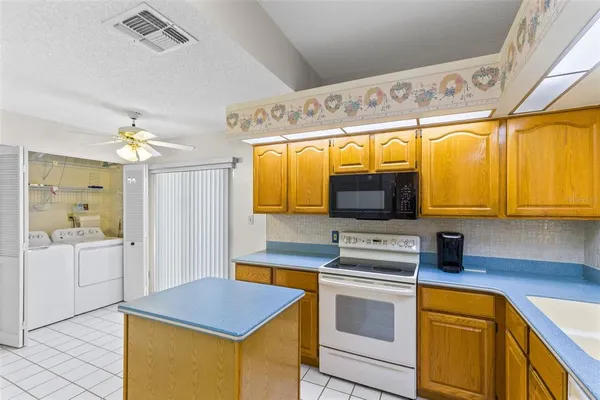 $445,000 | 5884 Parkview Point Drive, Orlando, FL 32821