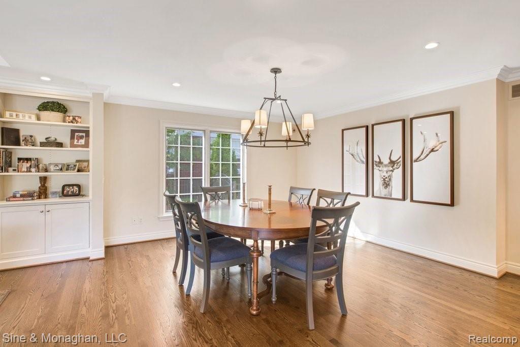 61 Roslyn Road Grosse Pointe, MI 48236 - Photo 8 of 45