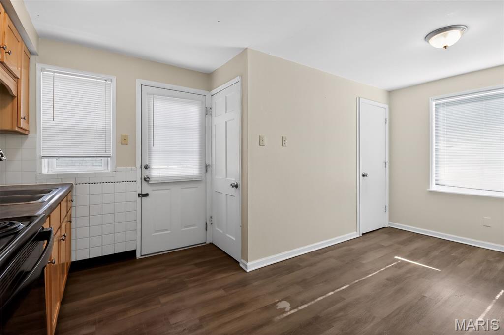 8129 Titus Road St. Louis, MO 63114 - Photo 11 of 35