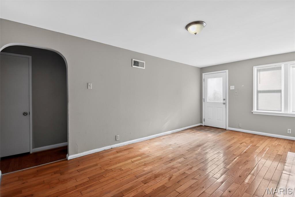 8129 Titus Road St. Louis, MO 63114 - Photo 12 of 35