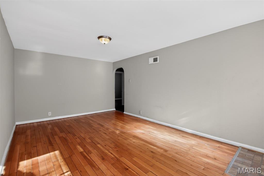 8129 Titus Road St. Louis, MO 63114 - Photo 14 of 35