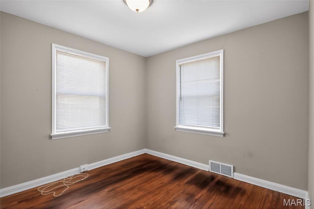 8129 Titus Road St. Louis, MO 63114 - Photo 15 of 35