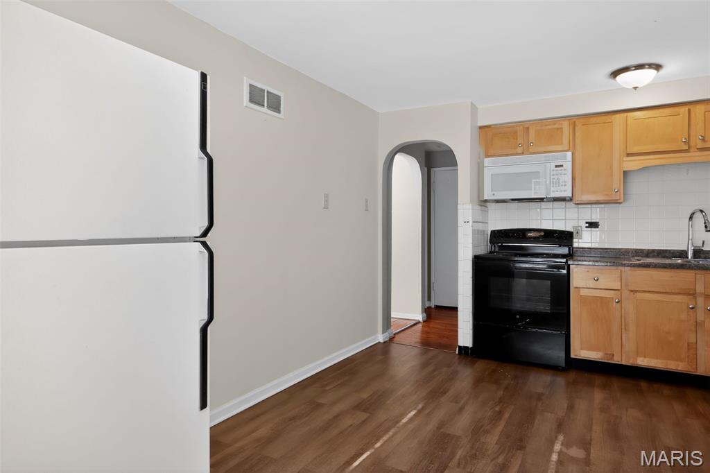 8129 Titus Road St. Louis, MO 63114 - Photo 19 of 35