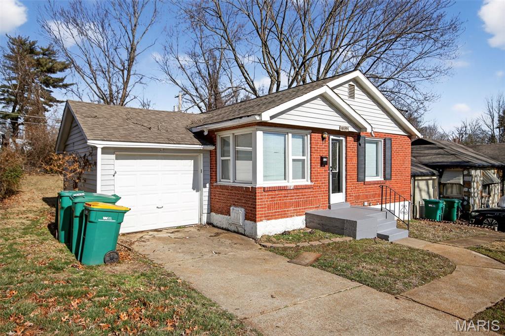 8129 Titus Road St. Louis, MO 63114 - Photo 2 of 35