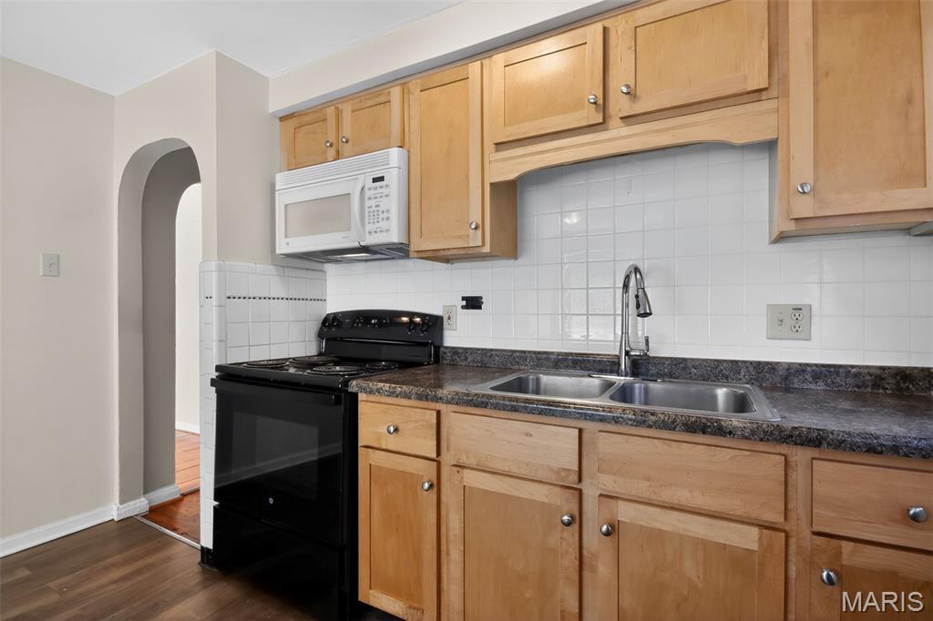 8129 Titus Road St. Louis, MO 63114 - Photo 23 of 35