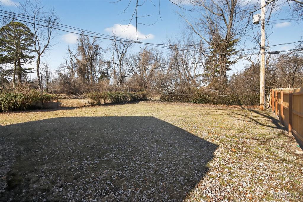 8129 Titus Road St. Louis, MO 63114 - Photo 9 of 35