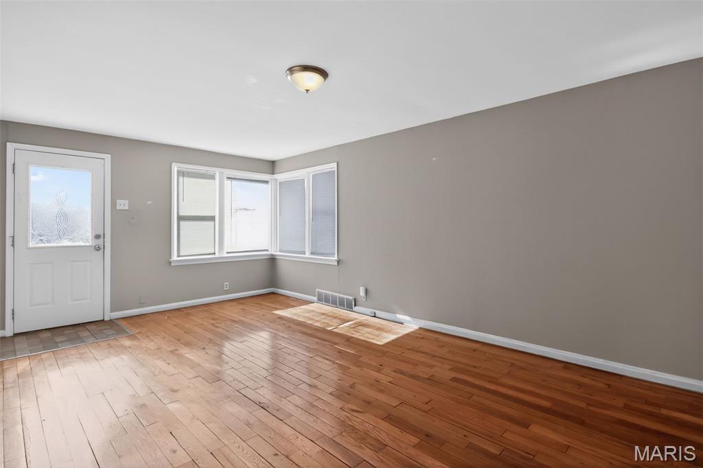 8129 Titus Road St. Louis, MO 63114 - Photo 10 of 35