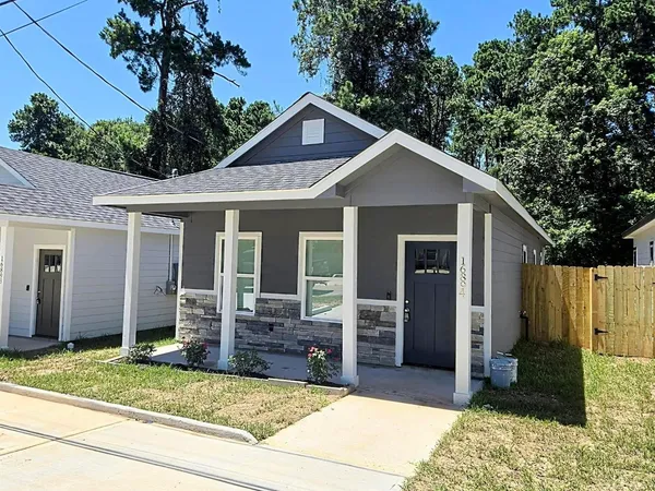 $1,400 | 16979 West Juneau Street, Montgomery, TX 77316