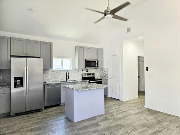 $1,400 | 16979 West Juneau Street, Montgomery, TX 77316