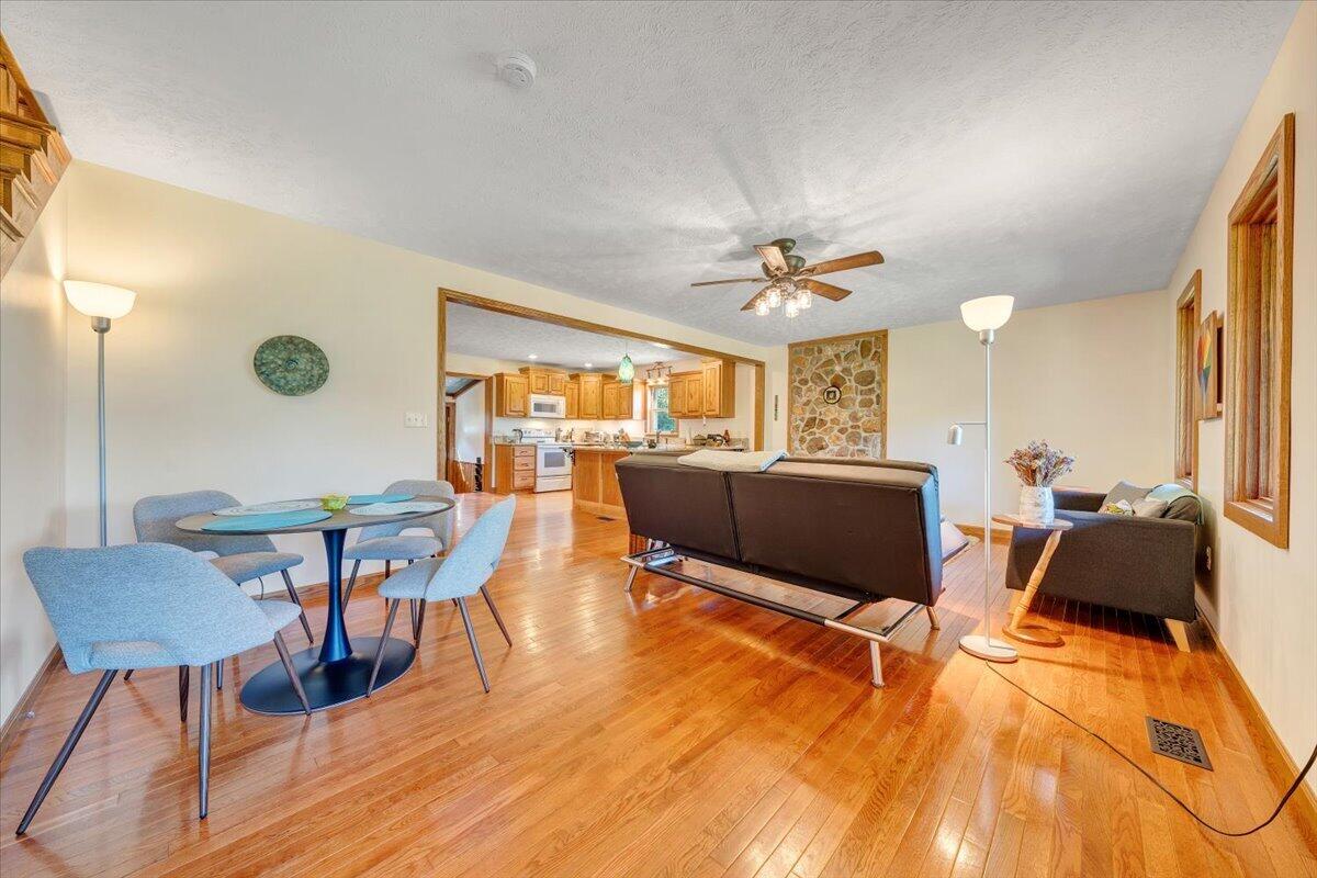 2275 Union School Road Southwest Willis, VA 24380 - Photo 12 of 86 10-MIB00164