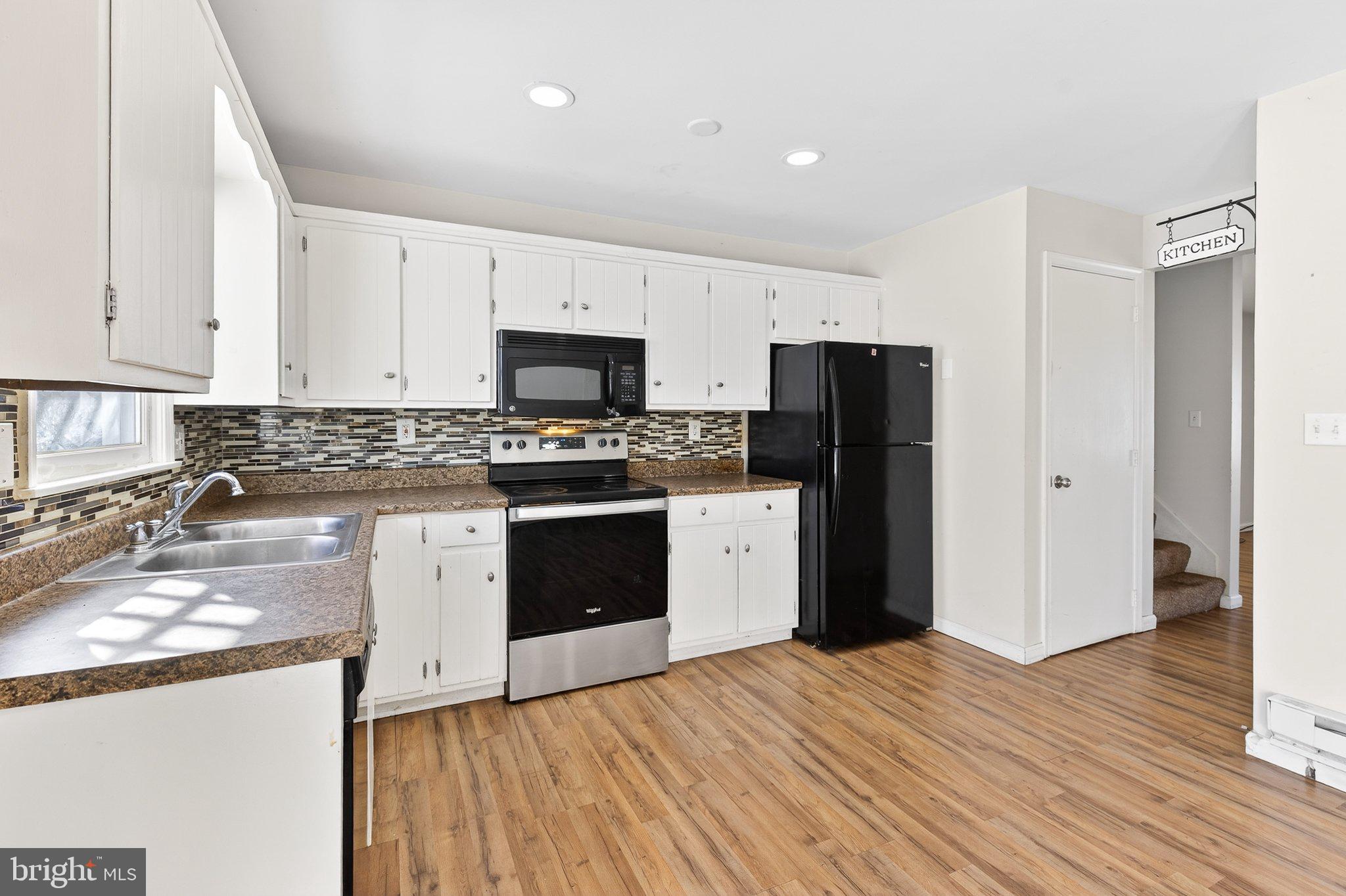 223 Colonial Drive Akron, PA 17501 - Photo 12 of 38