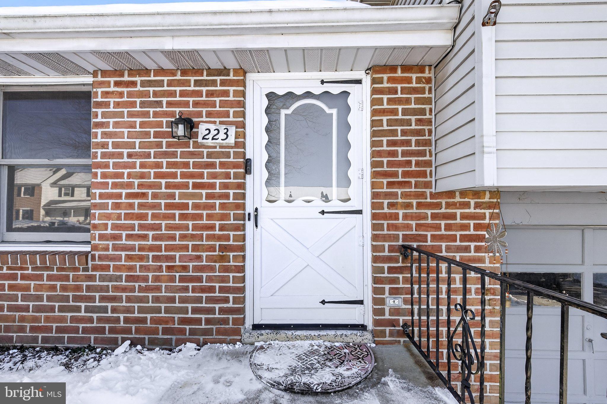 223 Colonial Drive Akron, PA 17501 - Photo 2 of 38