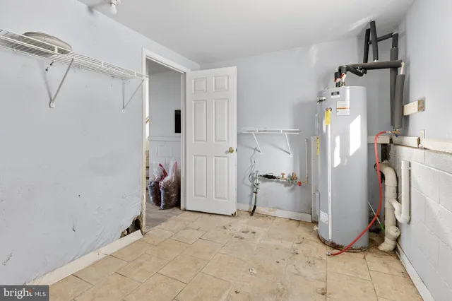 $199,900 | 223 Colonial Drive, Akron, PA 17501